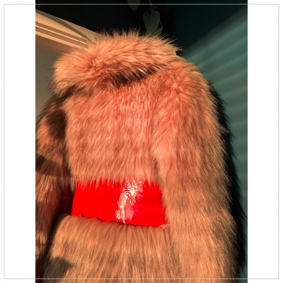 $9995 Gucci Corset Detail Caramel and Apple Red Faux Fur Runway Coat - Picture 14 of 16